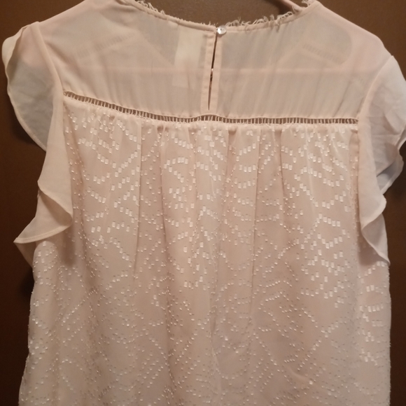 GUEST EDITOR becky soft peach flutter sleeve top - Picture 5 of 5